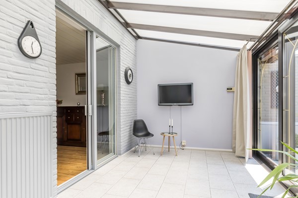 Foto - Verkocht onder voorbehoud: Nette twee- onder- een – kapwoning met serre, zonnige tuin en garage in Bocholtz